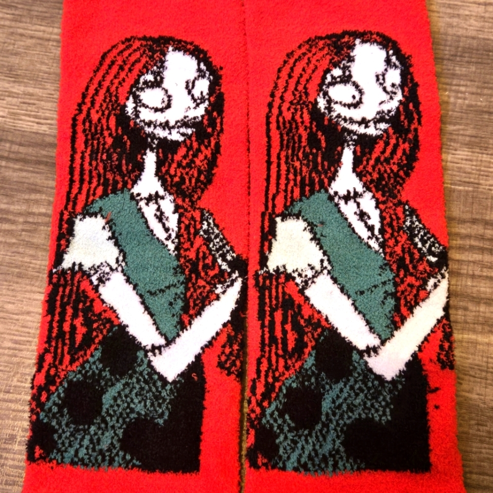 🍒🍒 Sally Claw Fuzzy Socks